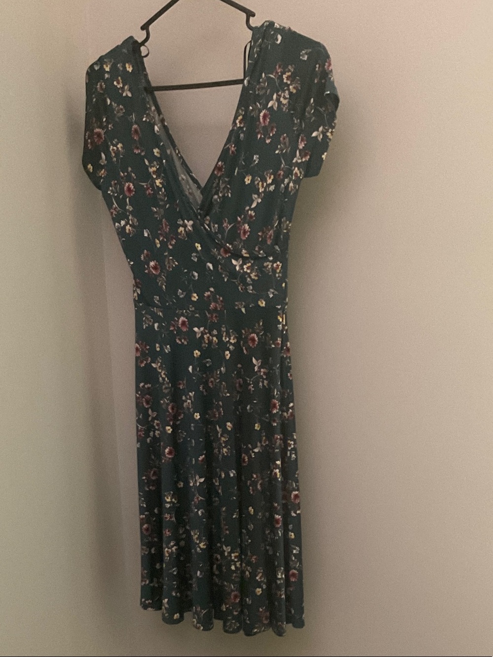 Kaileigh Dark Green Floral Midi Dress with V-Neck